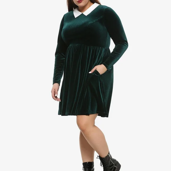 Hot Topic Green Velvet Long-Sleeve Dress- NWT- Size 3x - Picture 1 of 6